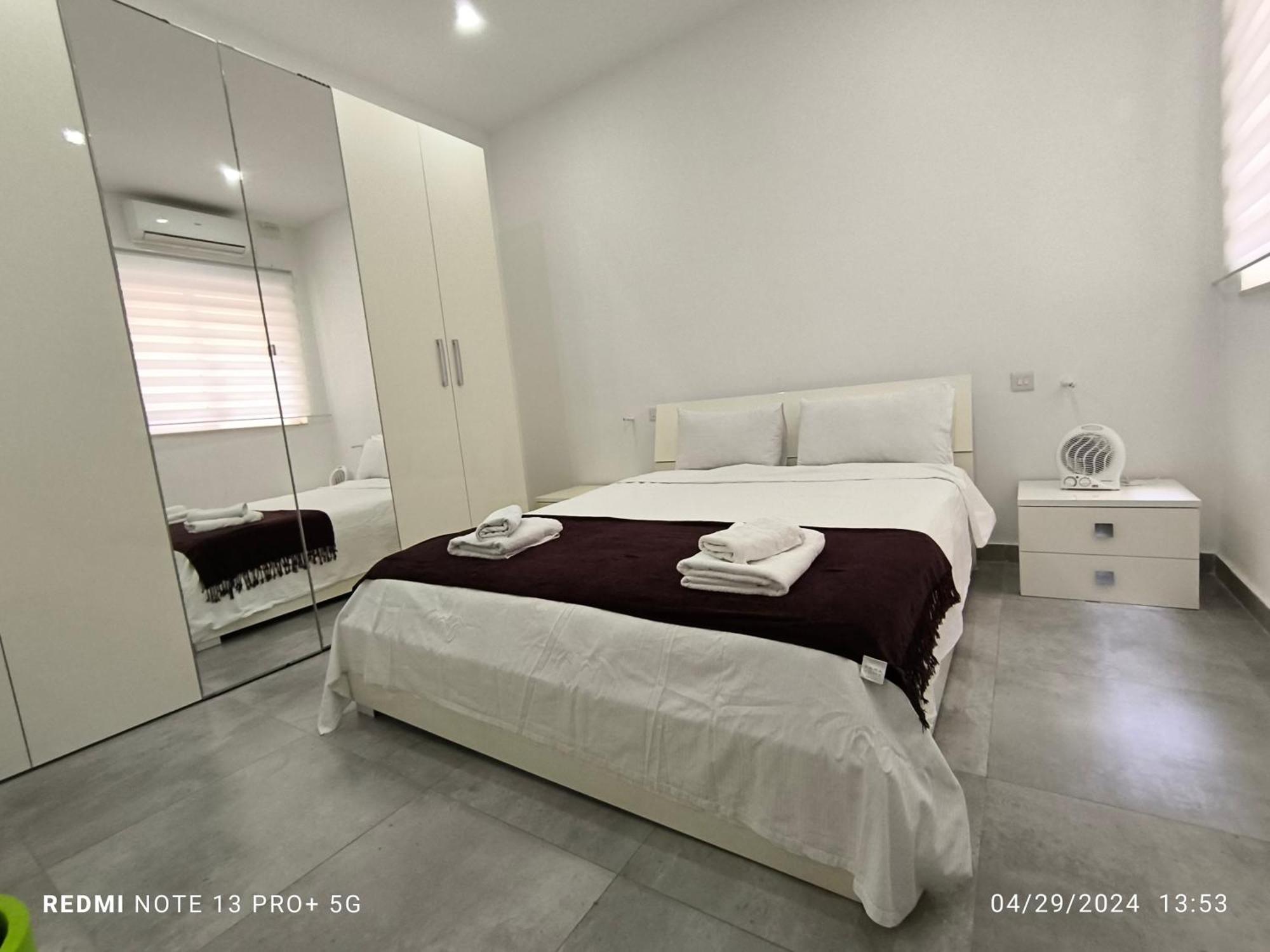 One Bedroom Tea Apartment Il-Gzira Exterior foto