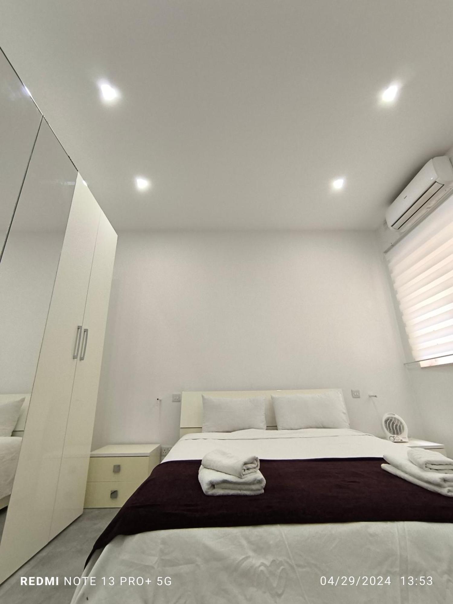 One Bedroom Tea Apartment Il-Gzira Exterior foto